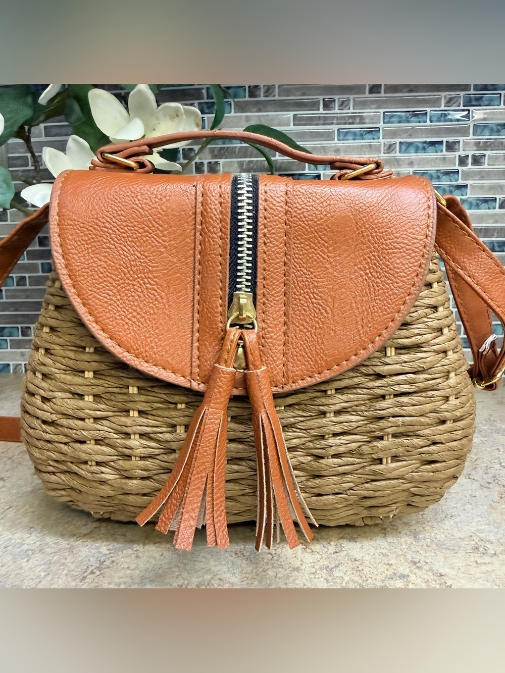 Hand woven Jute and vegan leather purse - Picture 2 of 9